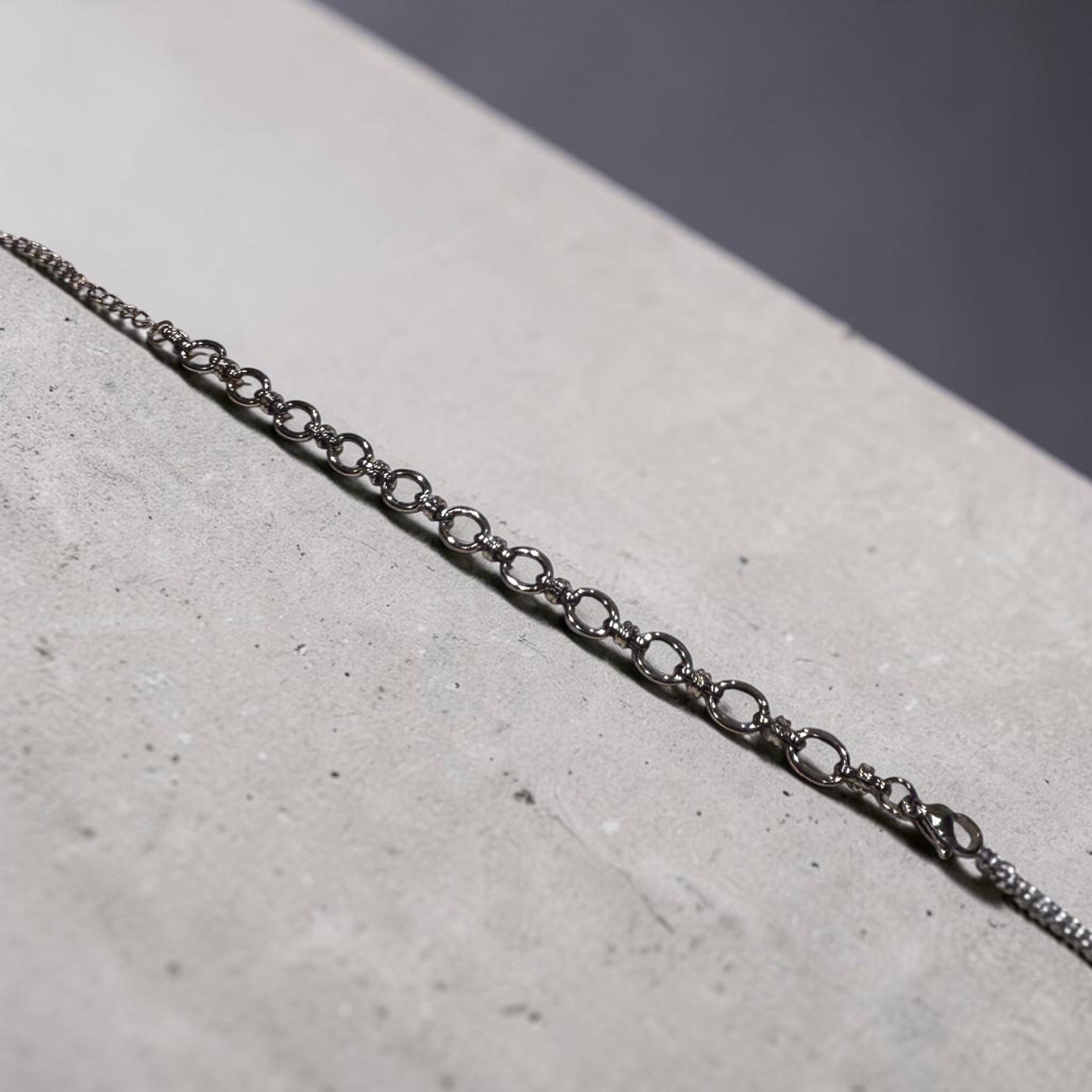 Fine link bracelet